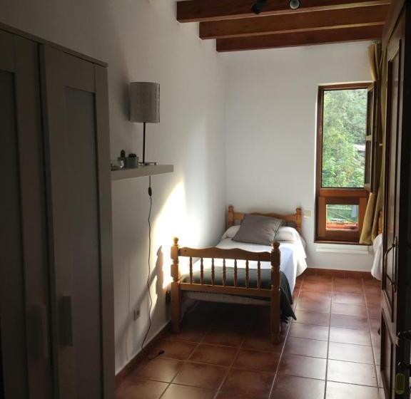 Albergue Cabrales   Hostel