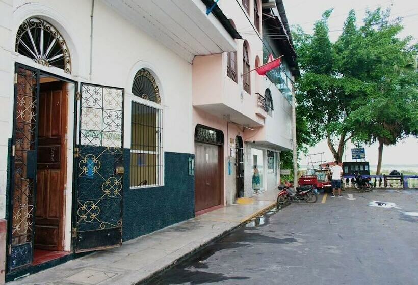 Weills Amazon Backapcker Hostel