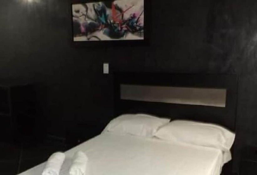 Ayenda 1225 Hotel Praga Medellin