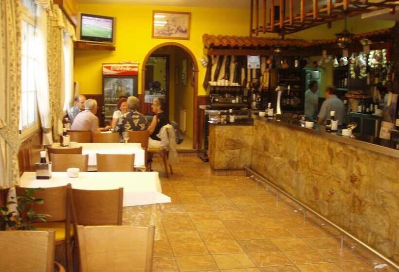 민박 Hostal Restaurante La Cepa