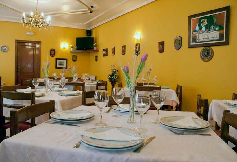 민박 Hostal Restaurante La Cepa