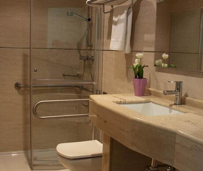 민박 Hostal Restaurante La Cepa