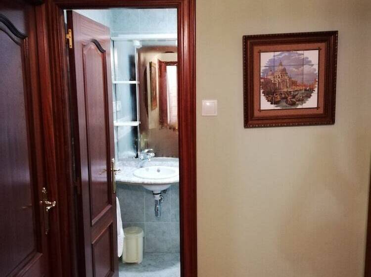 민박 Hostal Restaurante La Cepa