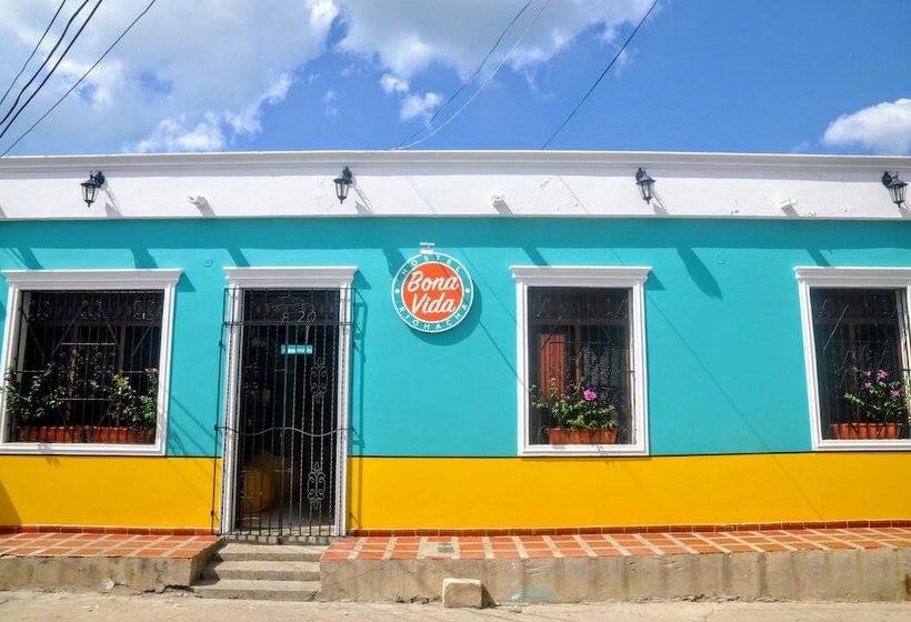 Bona Vida Hostel