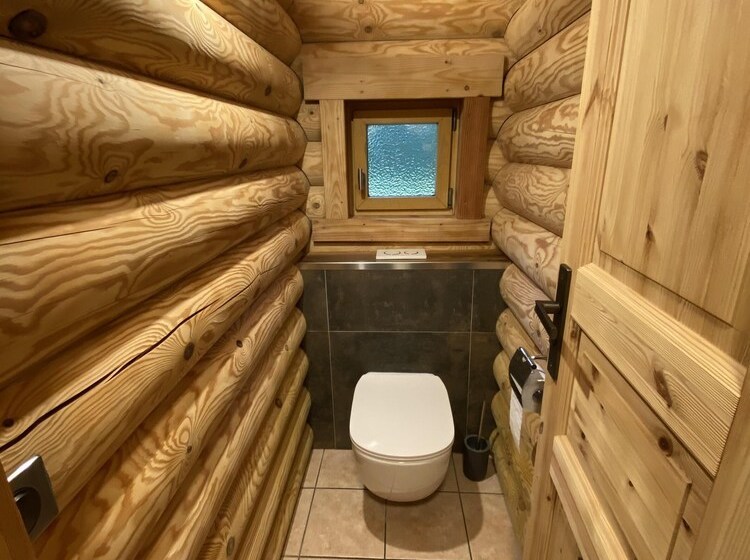 L Ours Noir Chalet En Rondins