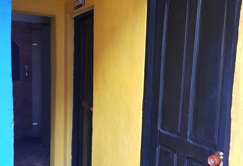 Coco Bahia Hostal   Hostel