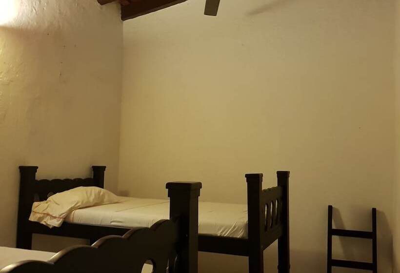 Coco Bahia Hostal   Hostel