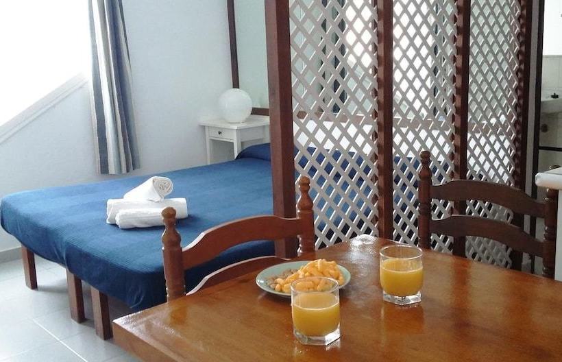 Estel Blanc Apartaments Adults Only