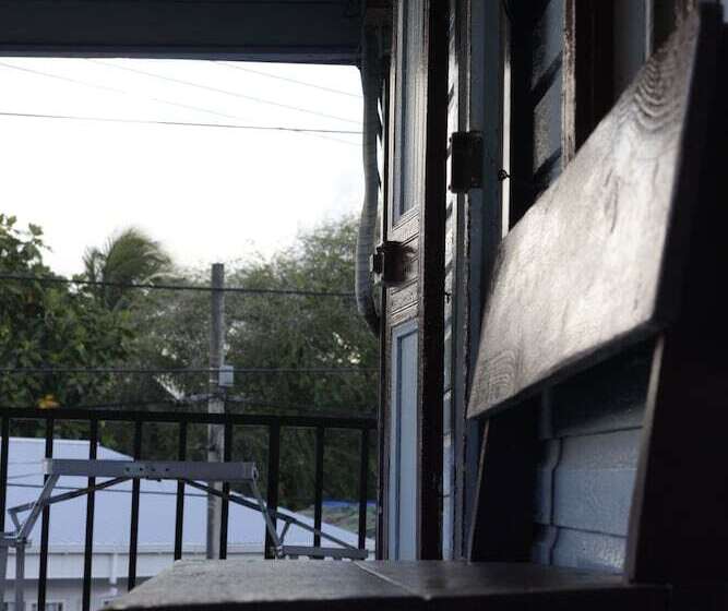 Хостел Posada Nativa Miss Trinie