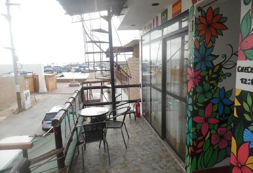 Hostel Yakumama Paracas