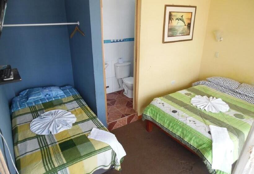 Hostel Yakumama Paracas