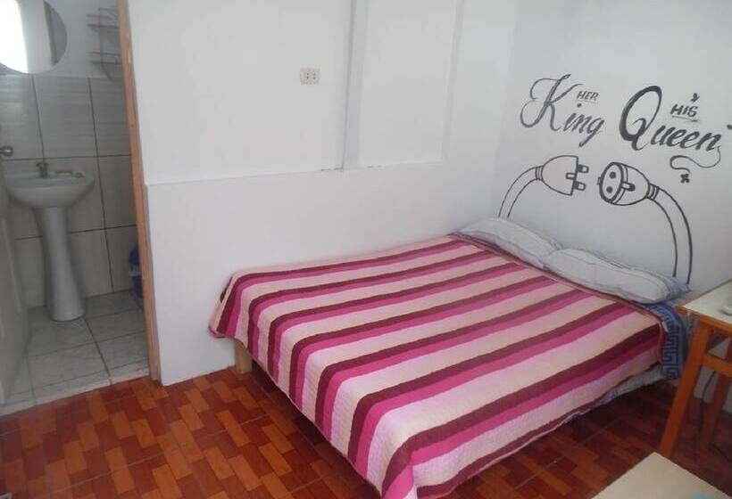 Hostel Yakumama Paracas