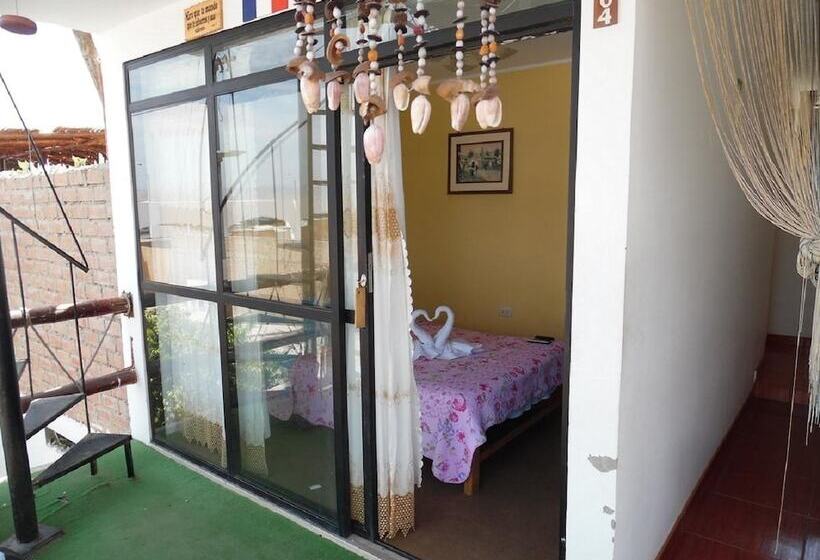 Hostel Yakumama Paracas