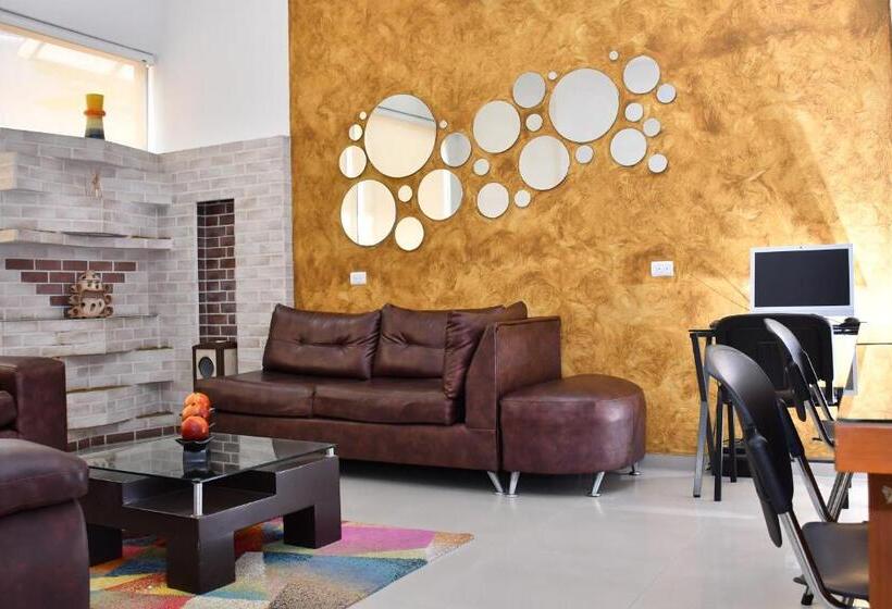 هتل B`quin Plaza Cúcuta