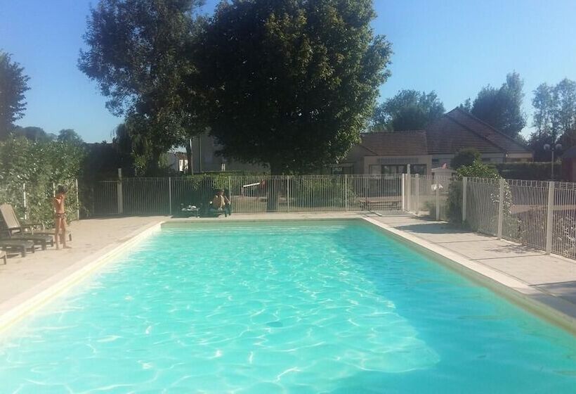 فندق Camping Des Platanes