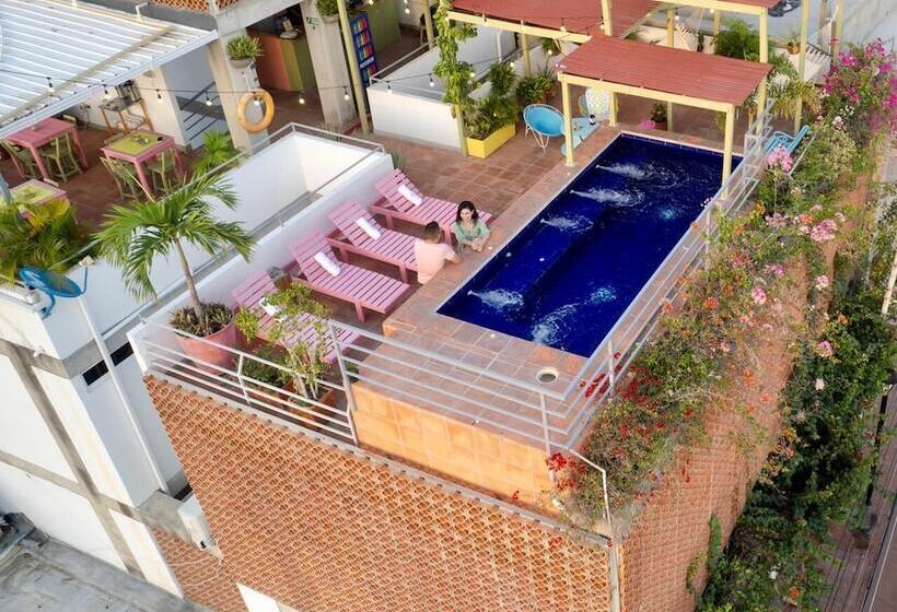 هتل Casa Bugambilia