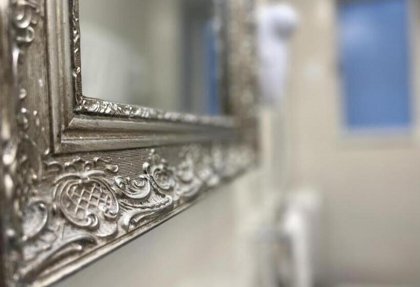 هتل Genova Liberty