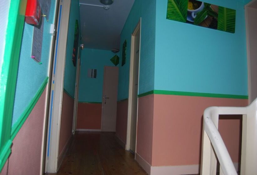 فندق Hôtel Aux Amis Réunis