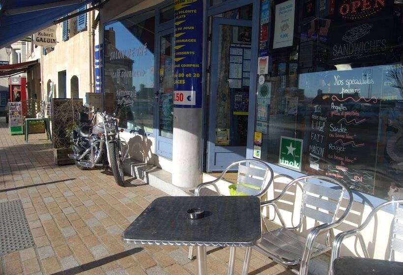 فندق Hôtel Aux Amis Réunis