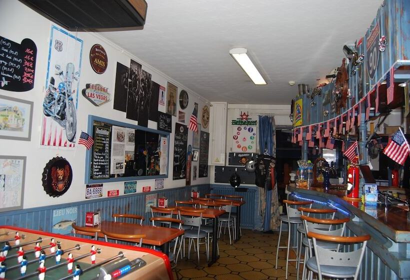 فندق Hôtel Aux Amis Réunis