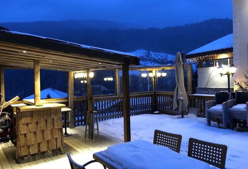 Отель Hôtel Restaurant La Croix Jean Claude