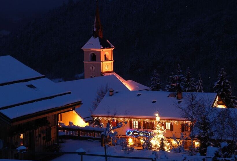 Отель Hôtel Restaurant La Croix Jean Claude