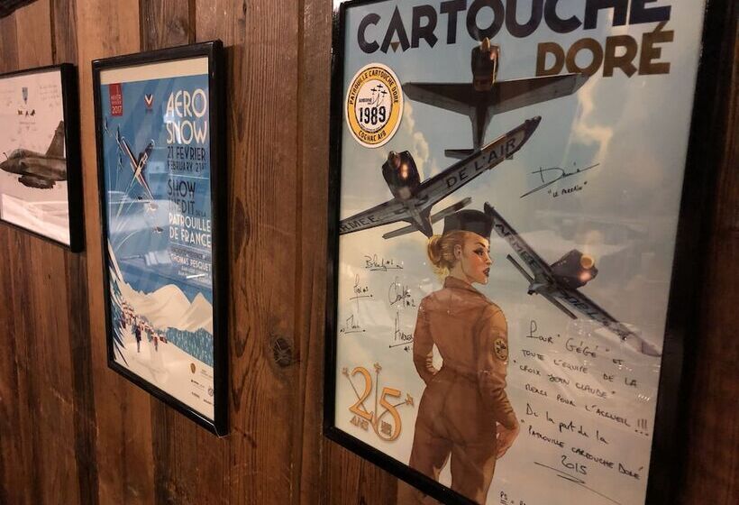 Отель Hôtel Restaurant La Croix Jean Claude