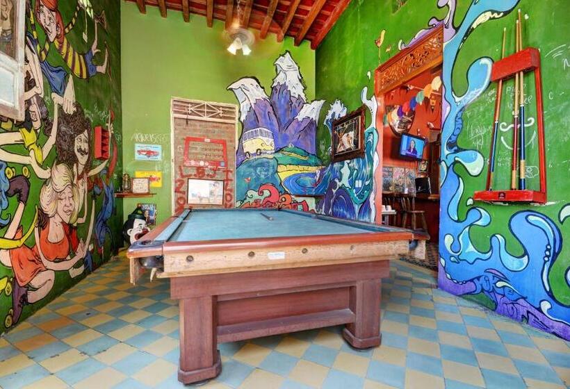 בית מלון כפרי La Brisa Loca Hostel