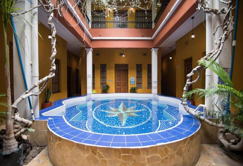 בית מלון כפרי La Brisa Loca Hostel