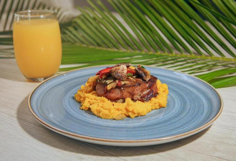 בית מלון כפרי La Brisa Loca Hostel