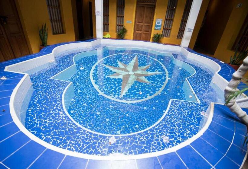 בית מלון כפרי La Brisa Loca Hostel