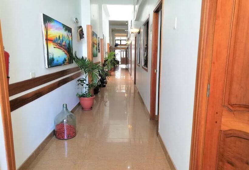 هتل La Casona Inn