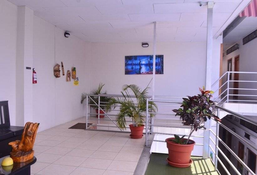 هتل La Casona Inn