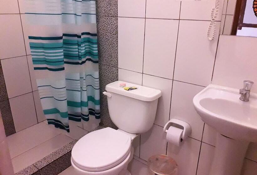 هتل La Casona Inn