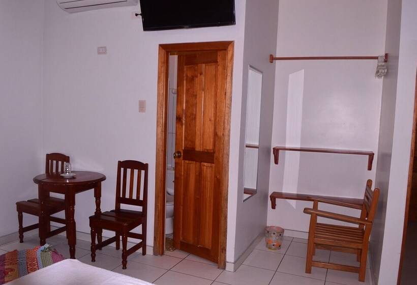 هتل La Casona Inn