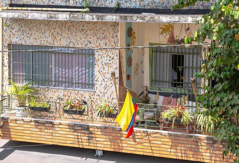 هتل Los Andes Hostel