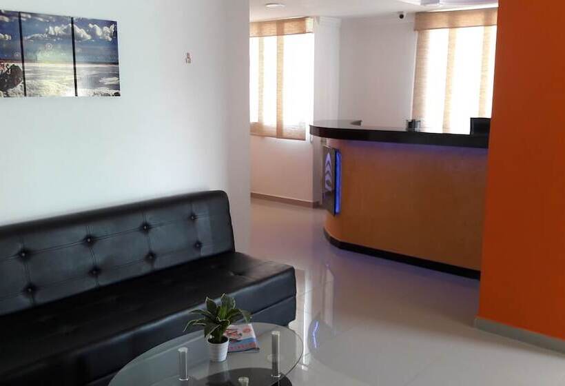 בית מלון כפרי Macal Plaza