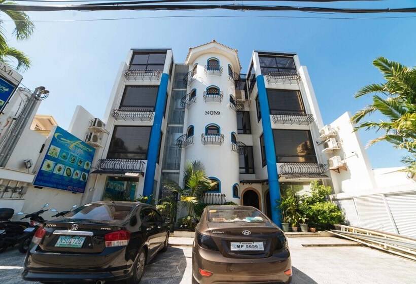 هتل Reddoorz Plus @ Aguirre Avenue Bf Homes