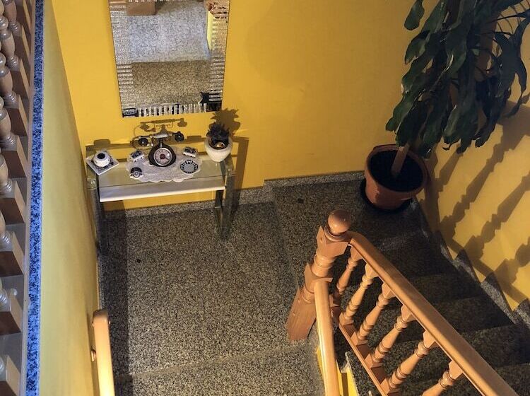 فندق Restaurante Bayona