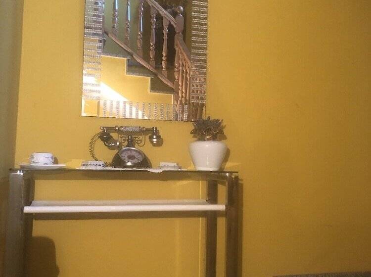 فندق Restaurante Bayona