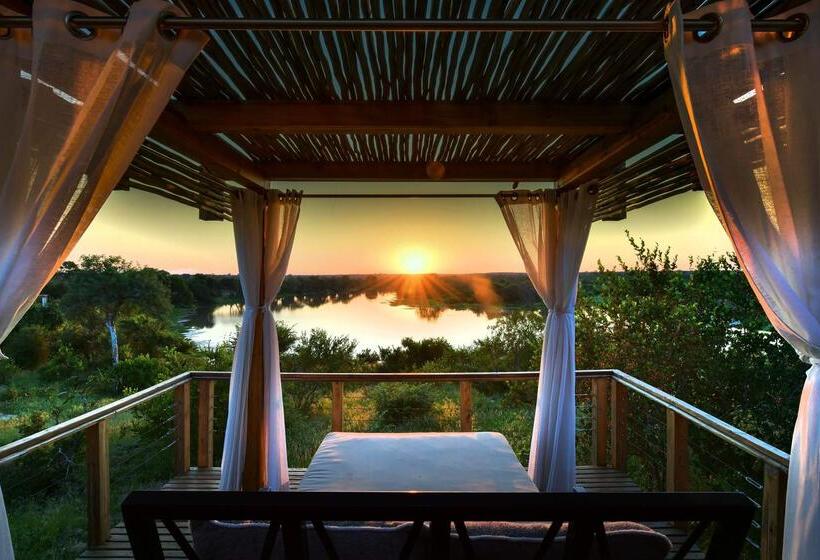 ホテル Simbavati Hilltop Lodge