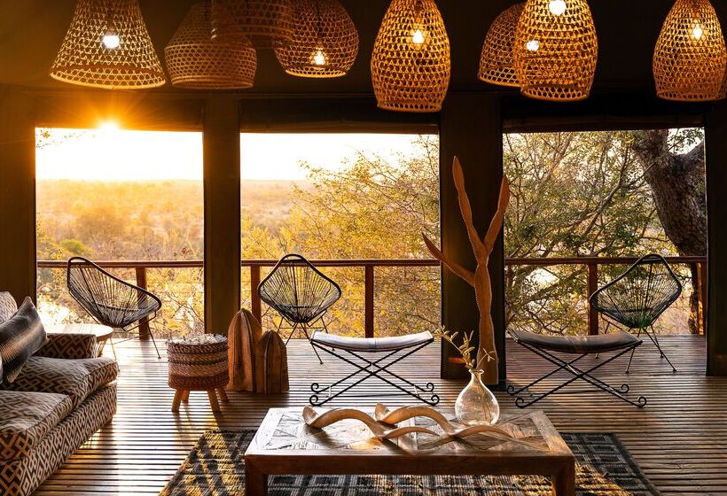 ホテル Simbavati Hilltop Lodge