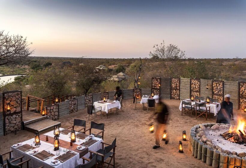 ホテル Simbavati Hilltop Lodge