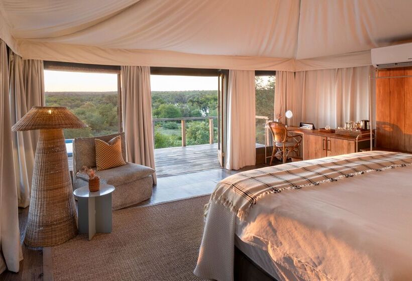 ホテル Simbavati Hilltop Lodge