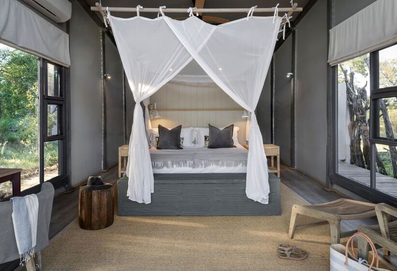 ホテル Simbavati River Lodge