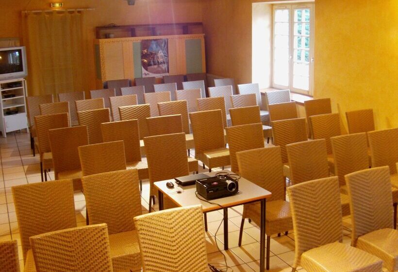 Le Domaine Du Cèdre