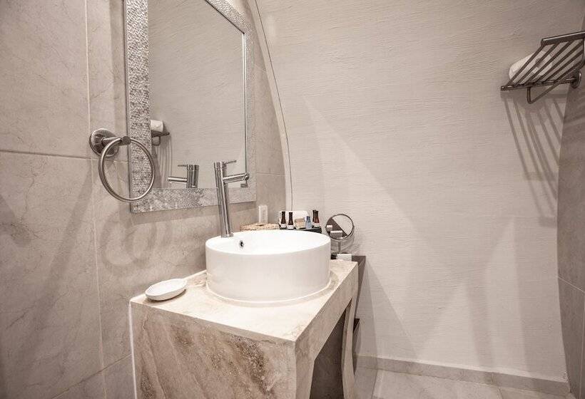 Matices Hotel De Barricas