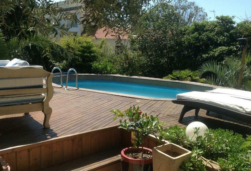 ペンション A L Ombre Du Cedre