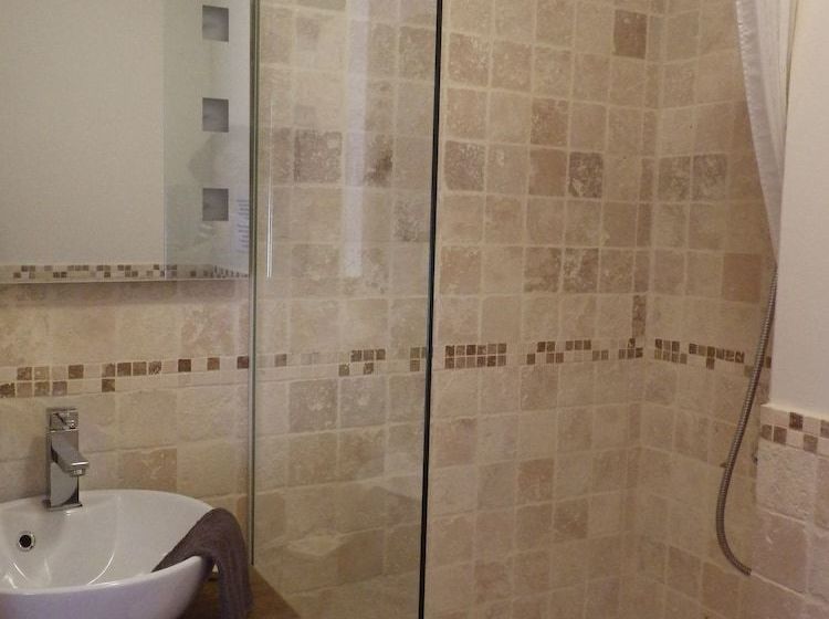 بنسيون Villa Leona Clim Park