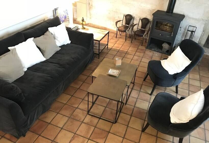 פנסיון La Maison De Cerise